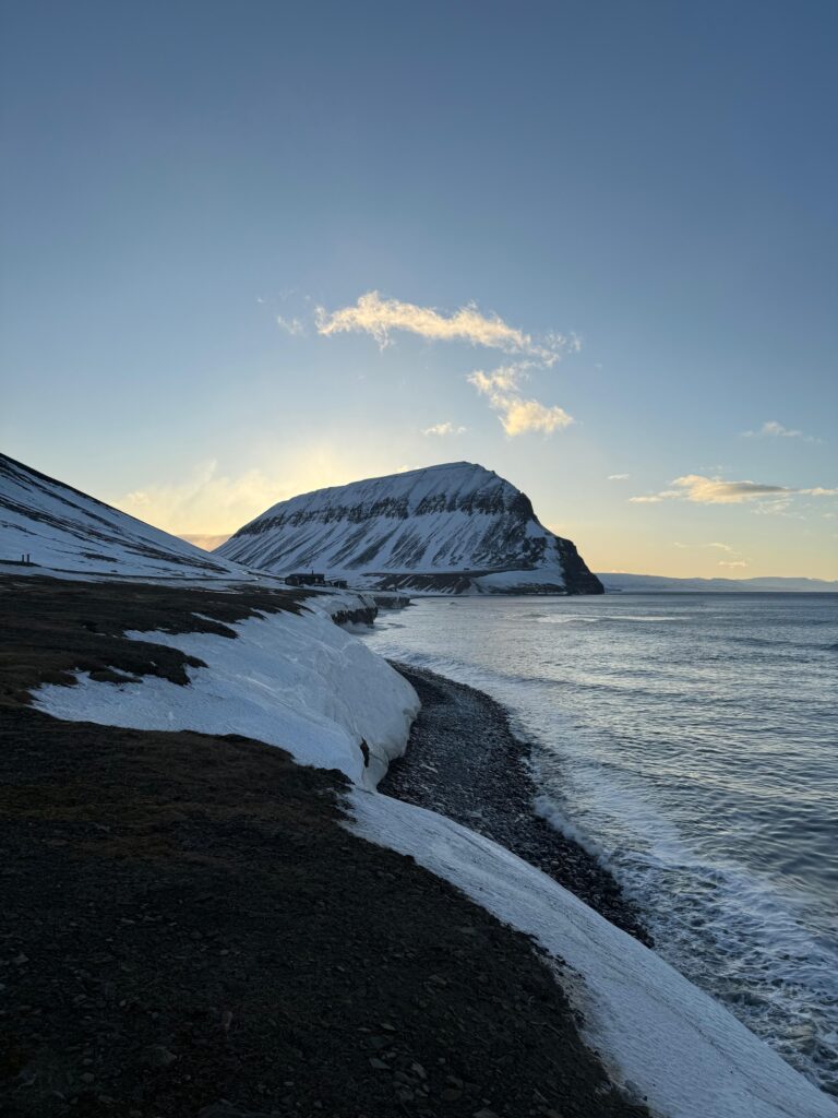 Bjørndalen is a family friendly hiking tour in Svalbard