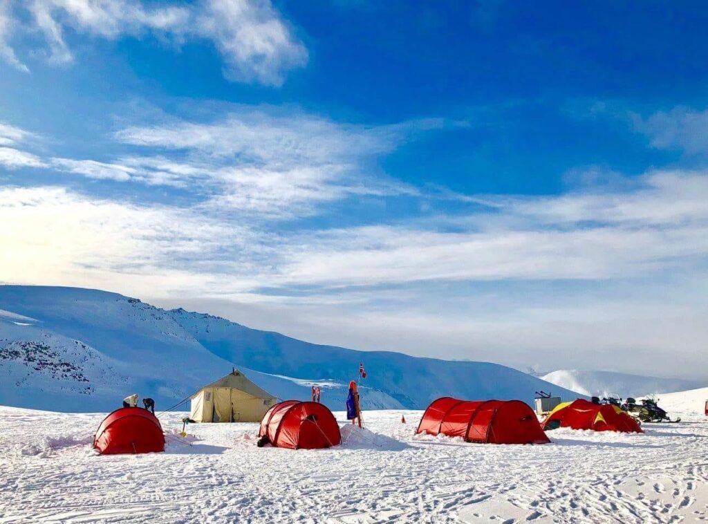 Join our community for exclusive ski expeditions to Svalbard