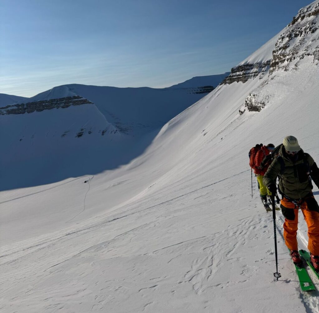 Ski camp tours will offer view of glaciers and fjord on Svalbard