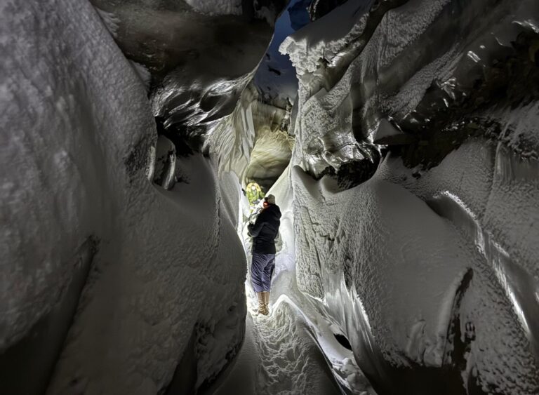 Experience the great adventure of an ice cave hidden on the mountain