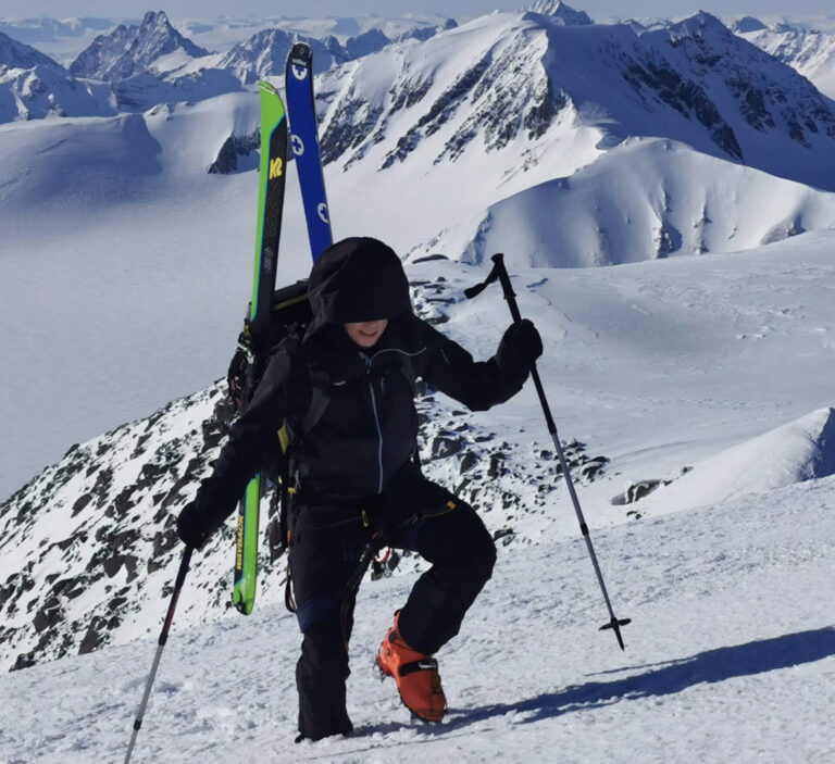 Join Ski touring on top of the World at Newtontoppen ski camp