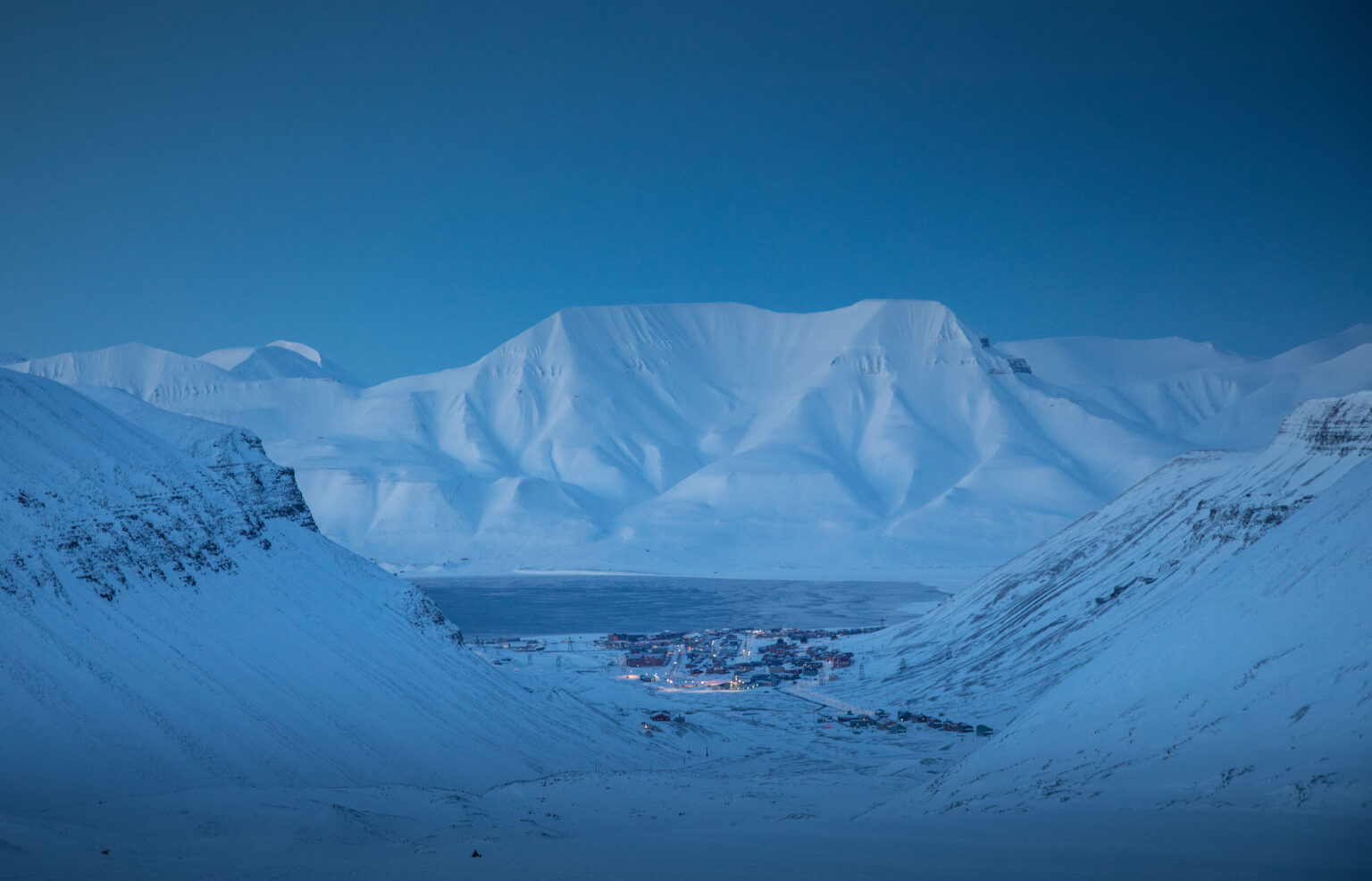 Explore our Backyard glacier on this glacier hike in Svalbard
