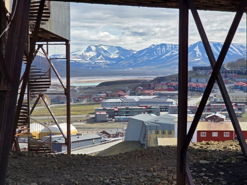 The hike to Plateau mountain in Svalbard starts at the cabelway central in Longyearbyen