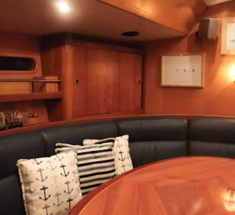 Intrepido Lounge. Photo by Boreal Adventure Sailing
