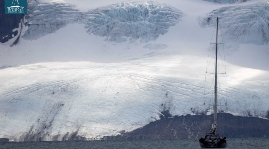 Exploring the coast of Svalbard with a small sailingboat
