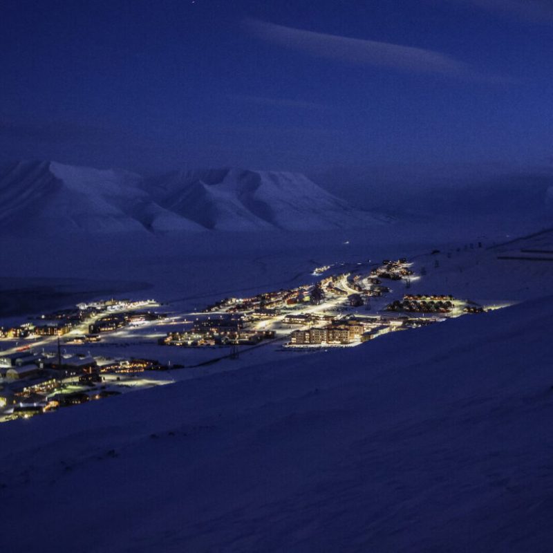 Dark season in October and February will bring the most spectacular blue lights to Longyearbyen from the hike to Platåfjellet