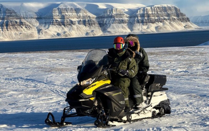 Join a small group on a snowmobile adventure in the Backyard of Svalbard. This is our gateway to adventures